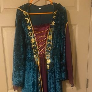 Medieval Halloween Faire Cosplay maid costume green velveteen maroon satin gauze